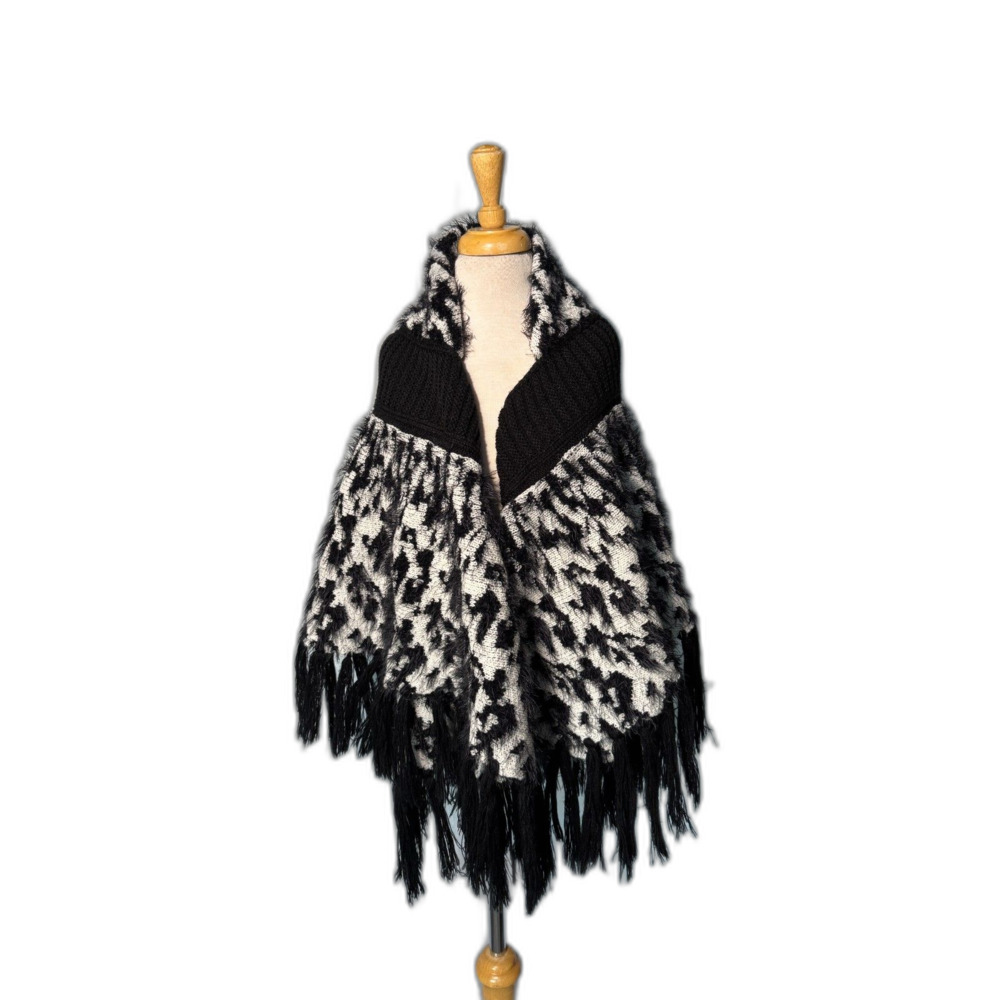 Sioni Studio Black & White Houndstooth Knit Fringe Poncho Wrap Cardigan OS